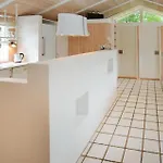 Three-bedroom In Σπίτι διακοπών Asperup
